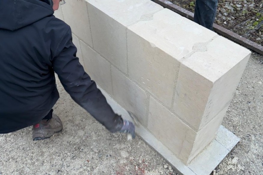 Aisne : le mémorial des déportés de Montigny-Lengrain reconstruit.