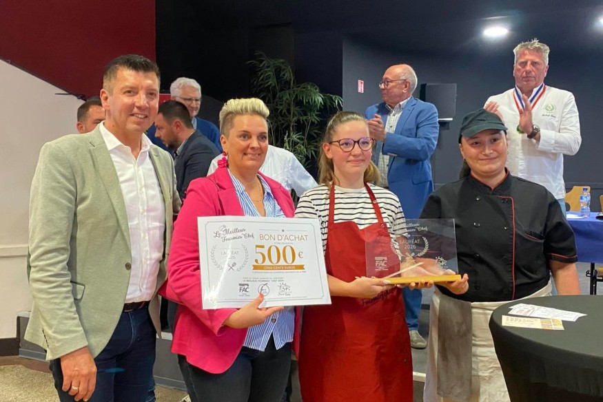 Fourmies : Emelyne Jaworosky remporte le concours des chefs autour du cidre.